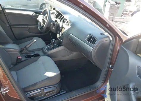 2017 Volkswagen Jetta 1.4T S z USA, uszkodzony, nr VIN 3VW2B7AJ2HM365210